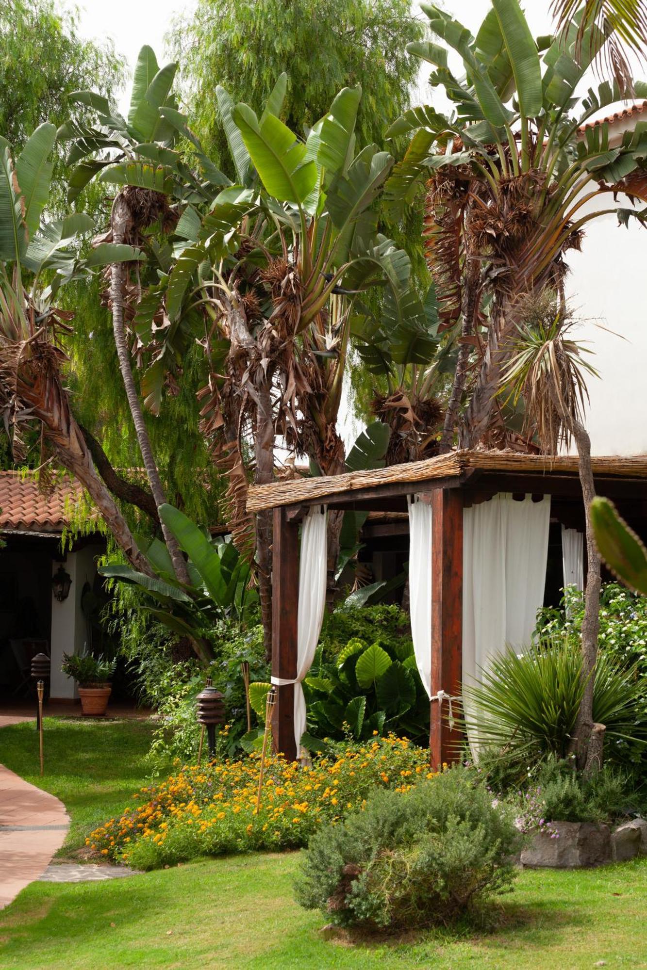 Hotel Nora Club & 4*