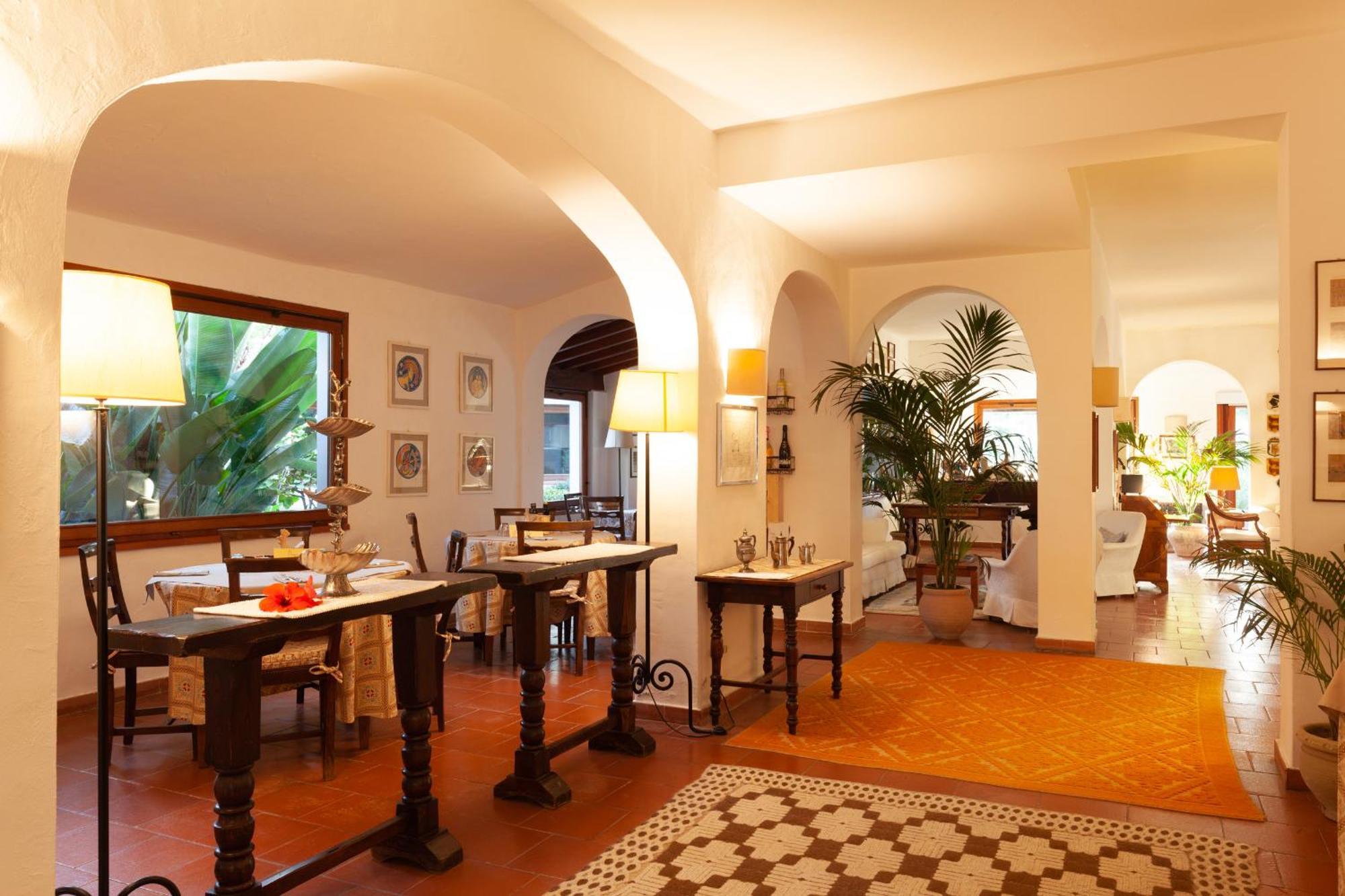 Nora Club & Hotel 4*
