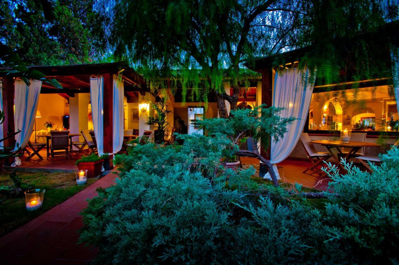 Nora Club & Hotel
